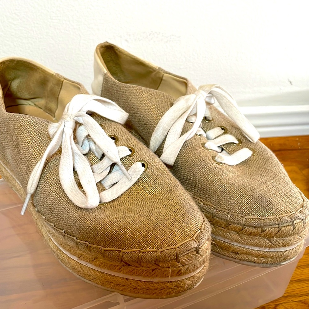 Guess gold shimmer rafffia sole waking shoes sz8